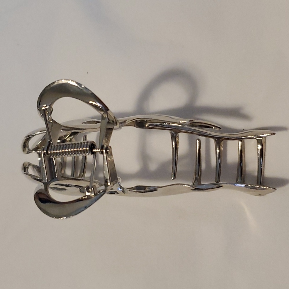 HAIR CLIP - Picture 3 of 4
